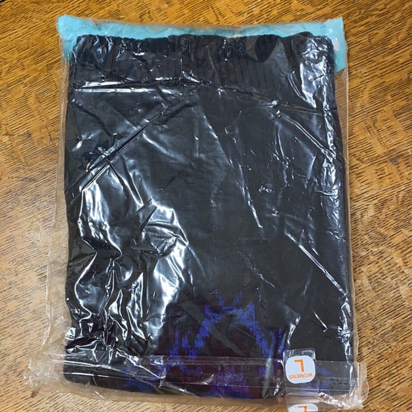 WeLoveFine World of Warcraft Alliance Sweater NWT - Picture 6 of 6